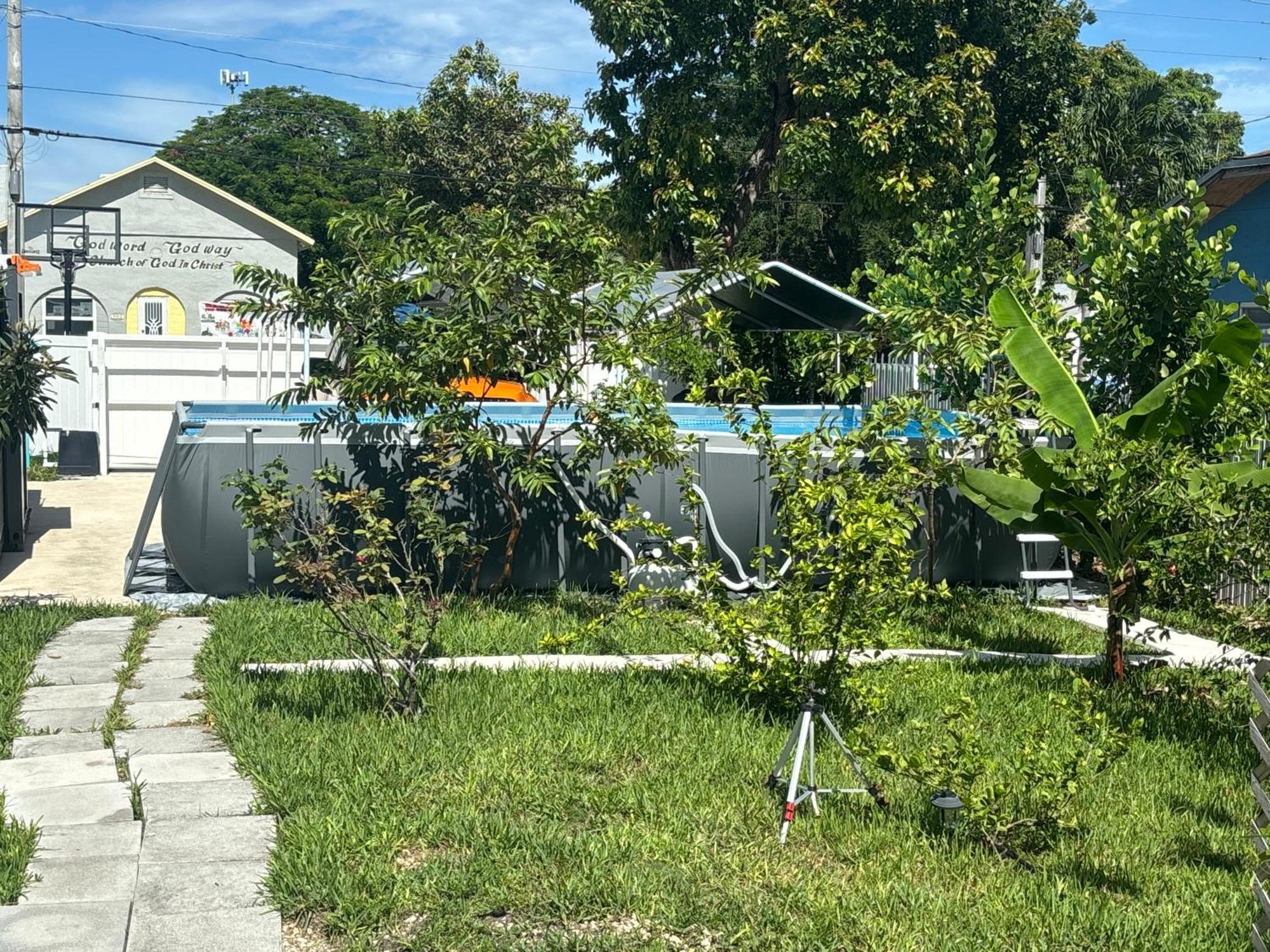 Mini House Oasis Hotel Miami Springs Exterior foto