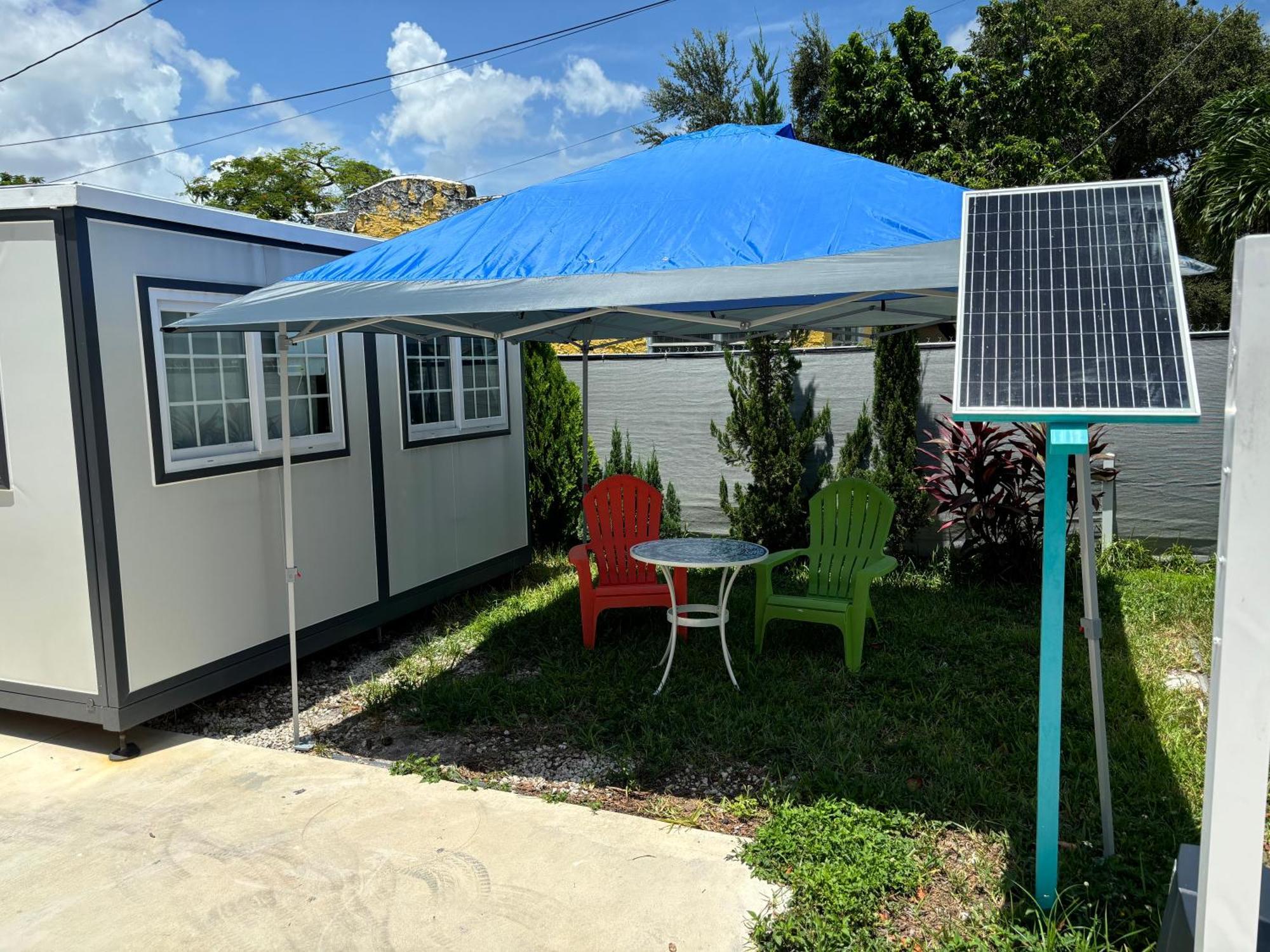 Mini House Oasis Hotel Miami Springs Exterior foto